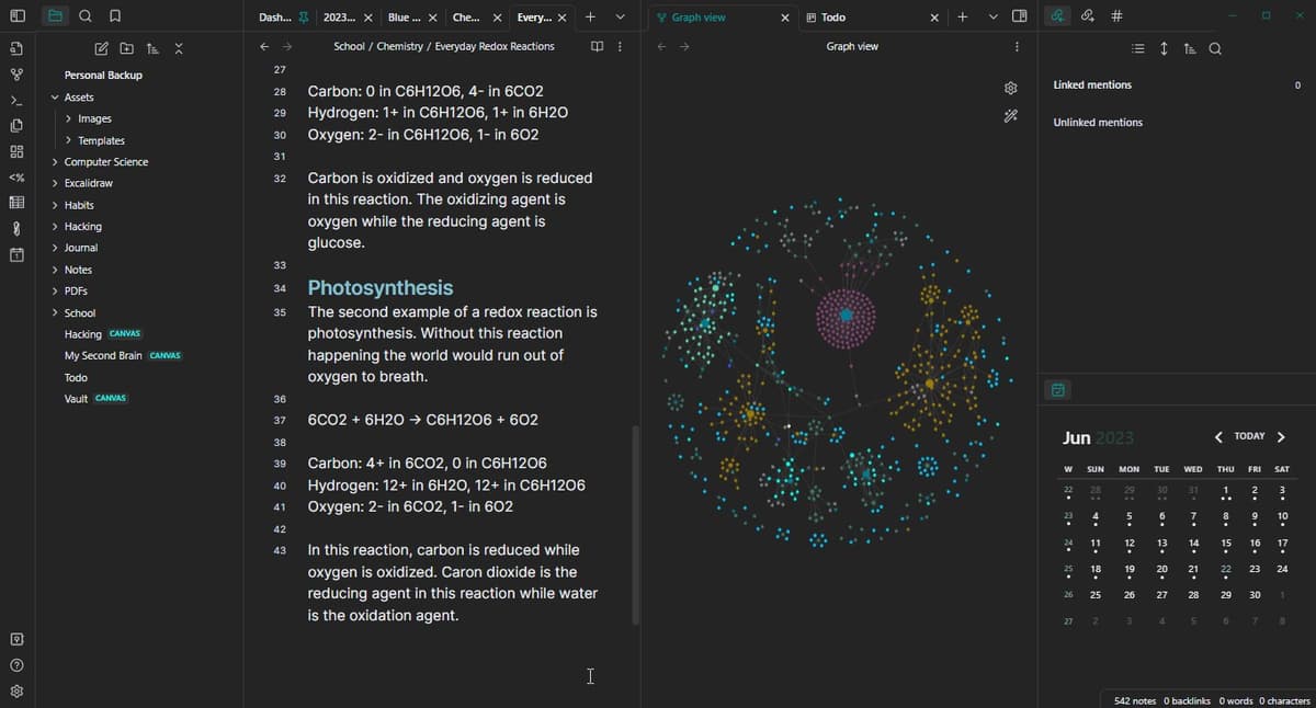 Obsidian screen showing local notes and graph links.